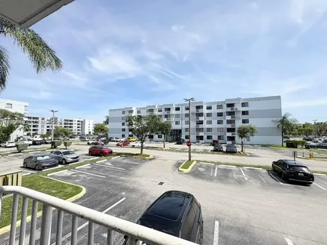 8261 NW 8th Street Miami FL 33126
