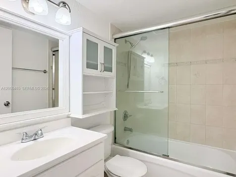 8261 NW 8th Street Miami FL 33126
