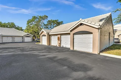 2841 N Oakland Forest Drive Oakland Park FL 33309