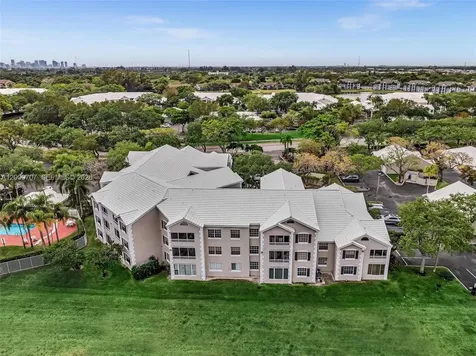 2841 N Oakland Forest Drive Oakland Park FL 33309