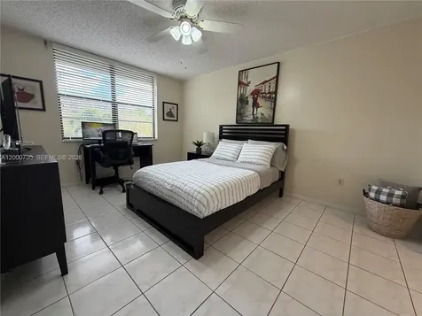 900 Colony Point Circle Pembroke Pines FL 33026
