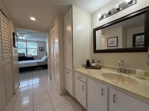 900 Colony Point Circle Pembroke Pines FL 33026