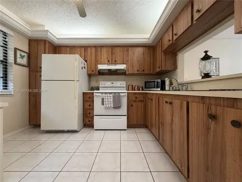 900 Colony Point Circle Pembroke Pines FL 33026