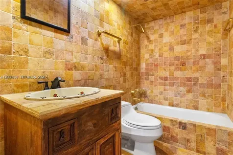 455 Paradise Isle Boulevard Hallandale Beach FL 33009