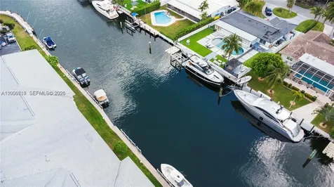 455 Paradise Isle Boulevard Hallandale Beach FL 33009