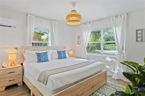 300 SW 23rd Street Fort Lauderdale FL 33315