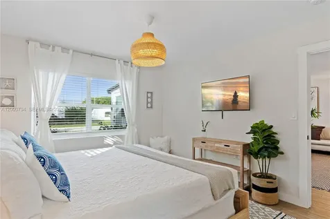 300 SW 23rd Street Fort Lauderdale FL 33315