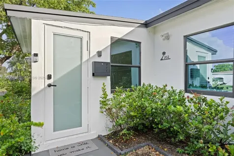 300 SW 23rd Street Fort Lauderdale FL 33315