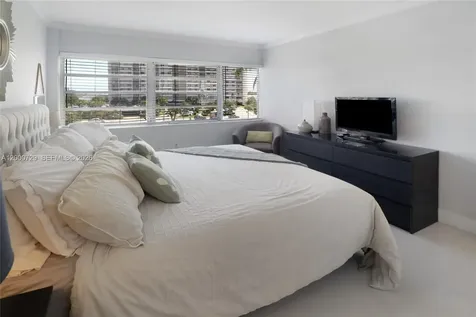 220 N Kings Point Drive Sunny Isles Beach FL 33160