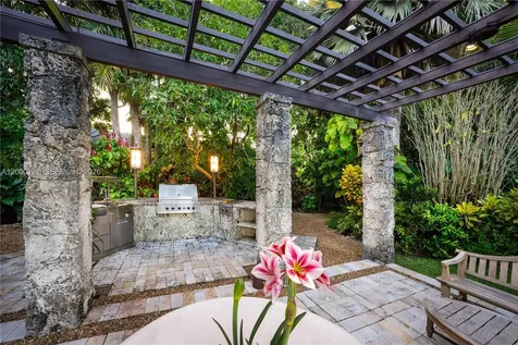 4867 SW 82nd Street Miami FL 33143