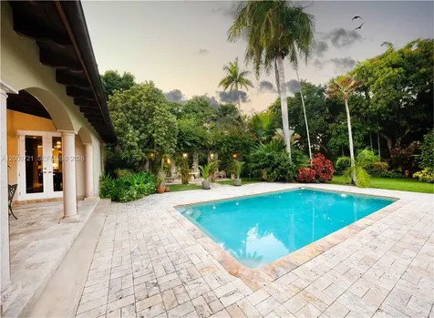 4867 SW 82nd Street Miami FL 33143