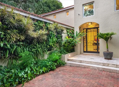 4867 SW 82nd Street Miami FL 33143