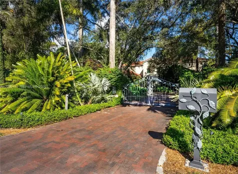 4867 SW 82nd Street Miami FL 33143
