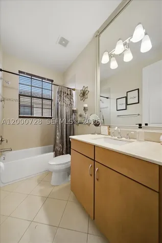 110 E Riverwalk Circle E Plantation FL 33325