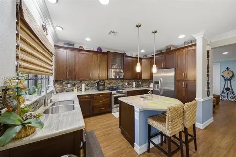110 E Riverwalk Circle E Plantation FL 33325