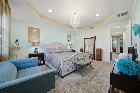110 E Riverwalk Circle E Plantation FL 33325