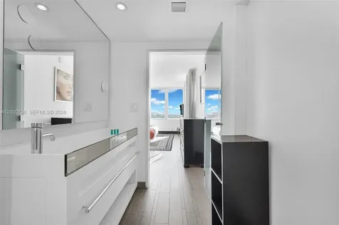 1100 West Avenue Miami Beach FL 33139