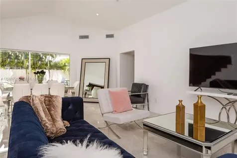 2555 NE 202nd Street Miami FL 33180