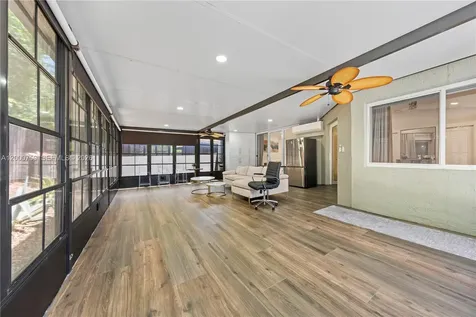 1077 NW 170th Avenue Pembroke Pines FL 33028