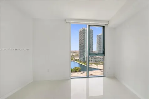 31 SE 6 Street Miami FL 33131