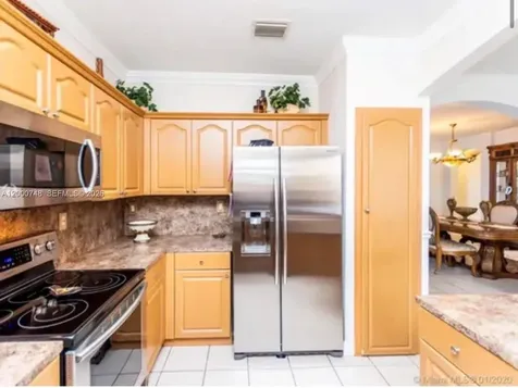 8135 NW 198th Terrace Hialeah FL 33015