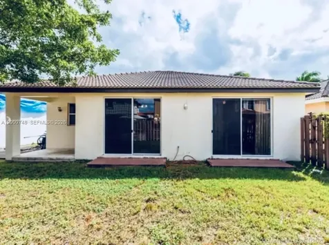 8135 NW 198th Terrace Hialeah FL 33015