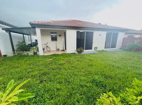 8135 NW 198th Terrace Hialeah FL 33015