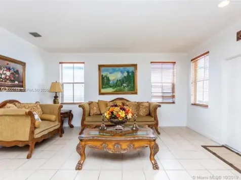 8135 NW 198th Terrace Hialeah FL 33015