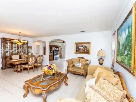 8135 NW 198th Terrace Hialeah FL 33015