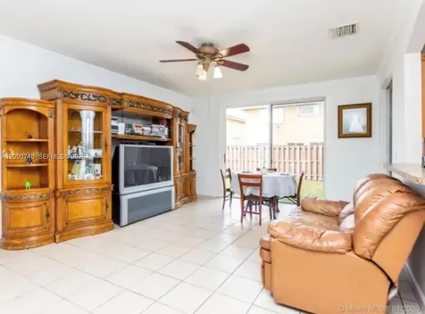 8135 NW 198th Terrace Hialeah FL 33015