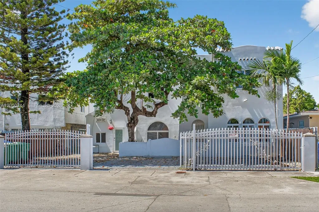 1680 NW 22nd Court Miami FL 33125