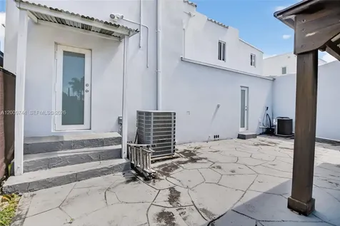 1680 NW 22nd Court Miami FL 33125