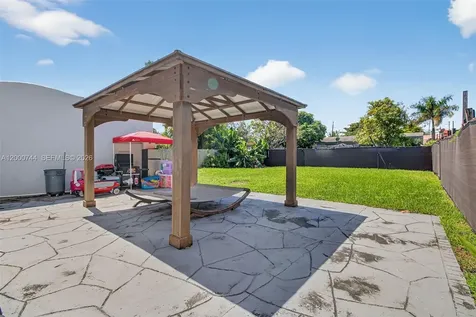 1680 NW 22nd Court Miami FL 33125