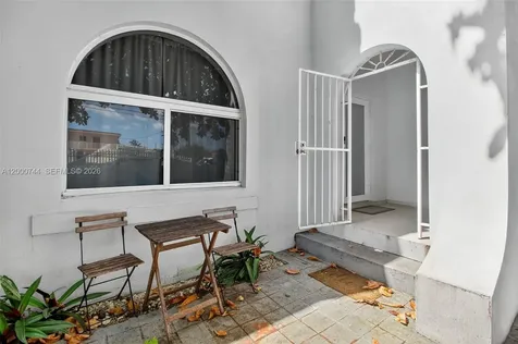 1680 NW 22nd Court Miami FL 33125