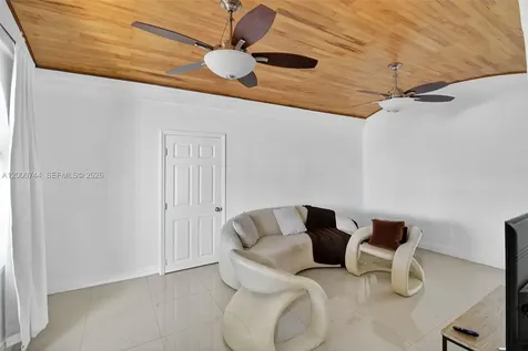 1680 NW 22nd Court Miami FL 33125