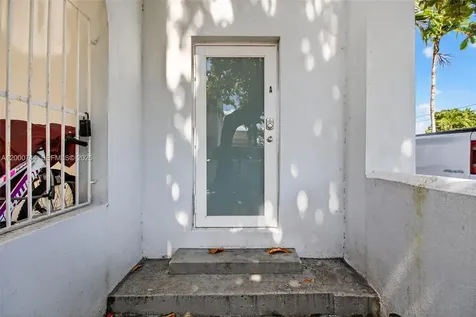 1680 NW 22nd Court Miami FL 33125