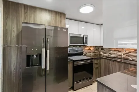 1705 W 57th Street Hialeah FL 33012
