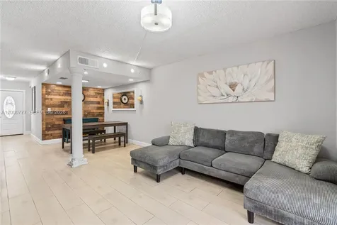 1705 W 57th Street Hialeah FL 33012