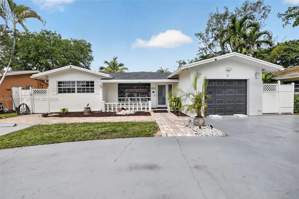 4911 SW 29th Terrace Dania Beach FL 33312