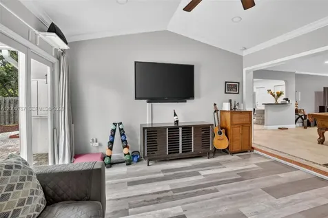 4911 SW 29th Terrace Dania Beach FL 33312