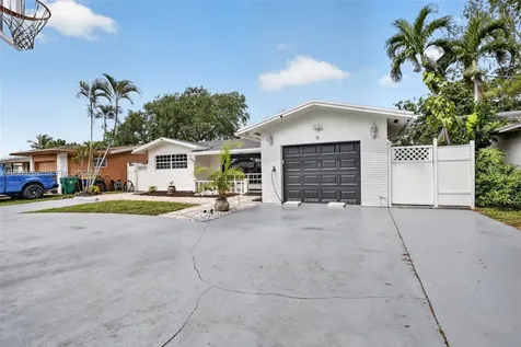 4911 SW 29th Terrace Dania Beach FL 33312