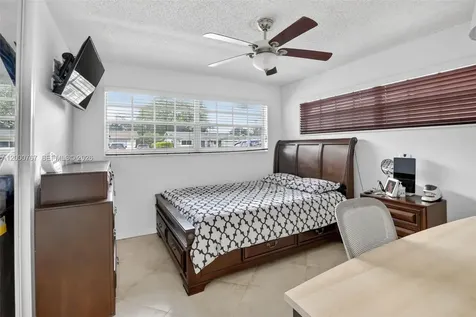 4911 SW 29th Terrace Dania Beach FL 33312