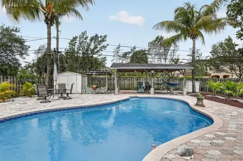 4911 SW 29th Terrace Dania Beach FL 33312