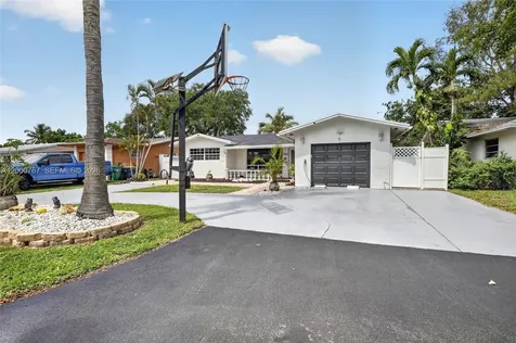 4911 SW 29th Terrace Dania Beach FL 33312