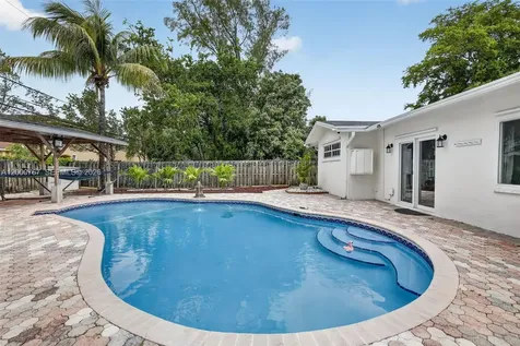 4911 SW 29th Terrace Dania Beach FL 33312
