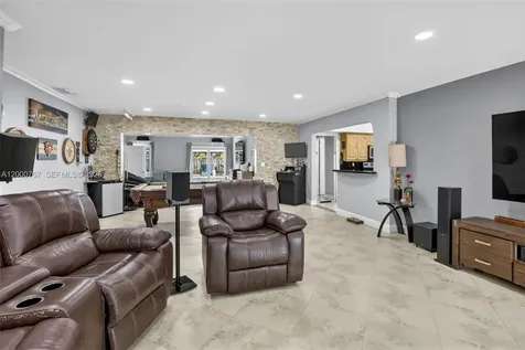 4911 SW 29th Terrace Dania Beach FL 33312