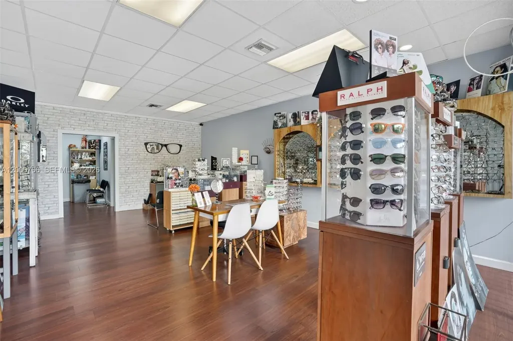 8562 SW 8th Street Miami FL 33144
