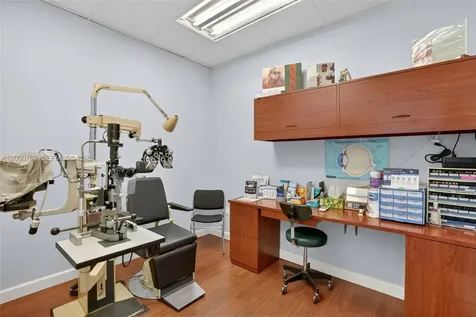 8562 SW 8th Street Miami FL 33144