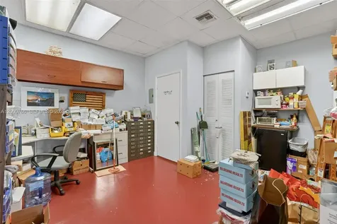 8562 SW 8th Street Miami FL 33144