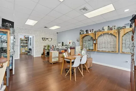 8562 SW 8th Street Miami FL 33144